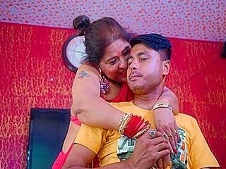 Desi Maa Ne Apne Chut Ka Pyaas Bete Ke Lund Se Bujhaya